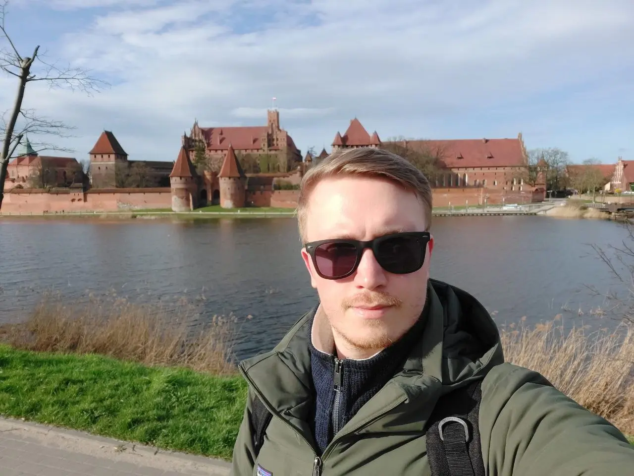 Alex - Software Developer and 3D Printing Enthusiast Alex, the creator of 3DPrinterSpecs